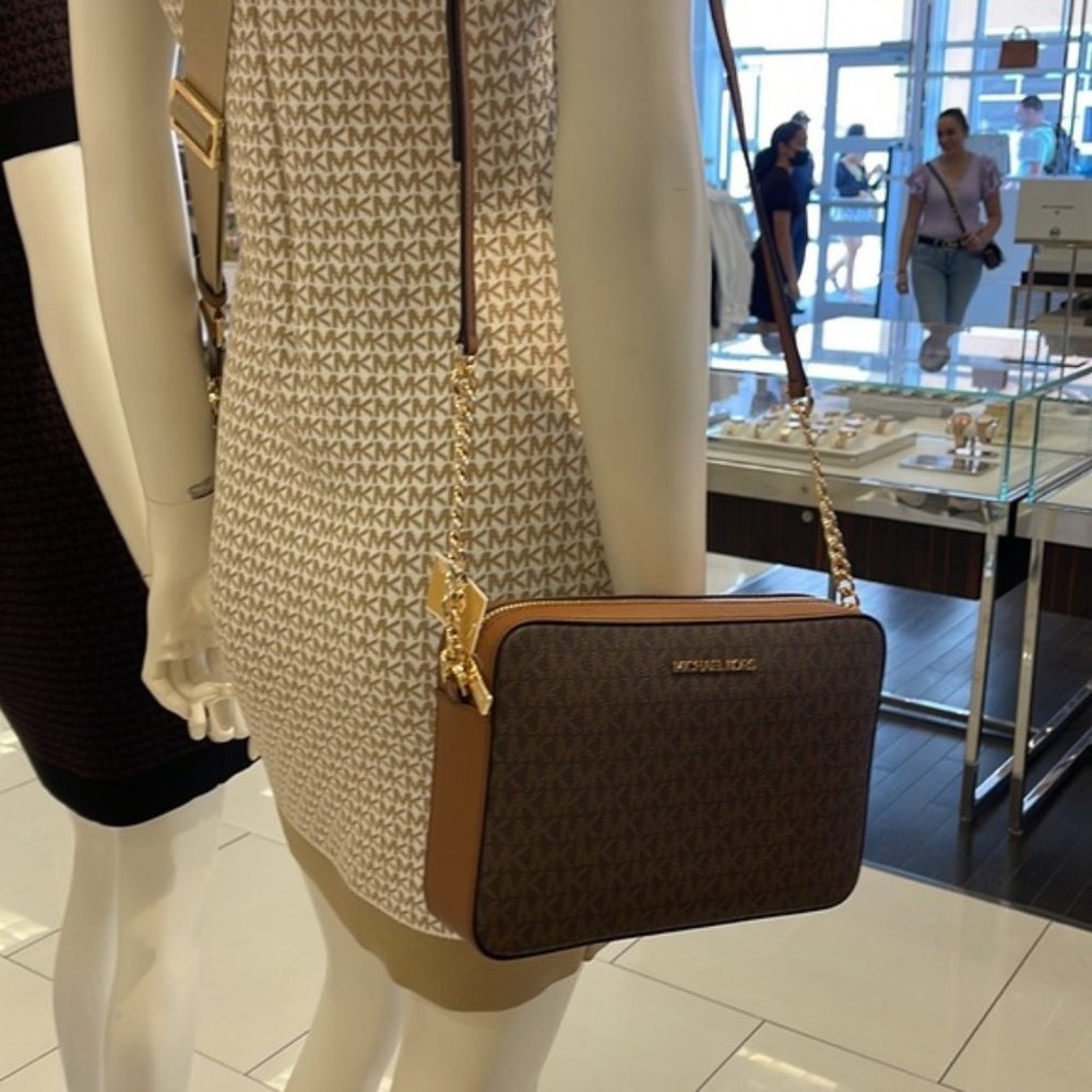 Michael Kors Large Jet Set Item East West Crossbody Brown - Picture 16 of 16